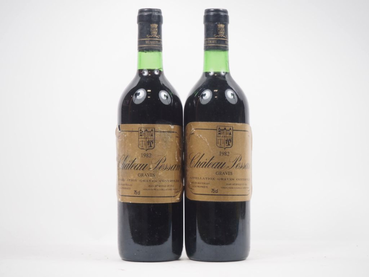 2 BOUTEILLES CHÂTEAU PESSAN GRAVES - 1982 