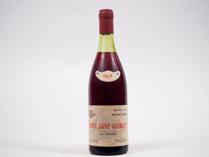 1 BOUTEILLE NUITS ST GEORGES "LES PROCÈS" G. GARRIGUES - 1978 - 3,8 CM