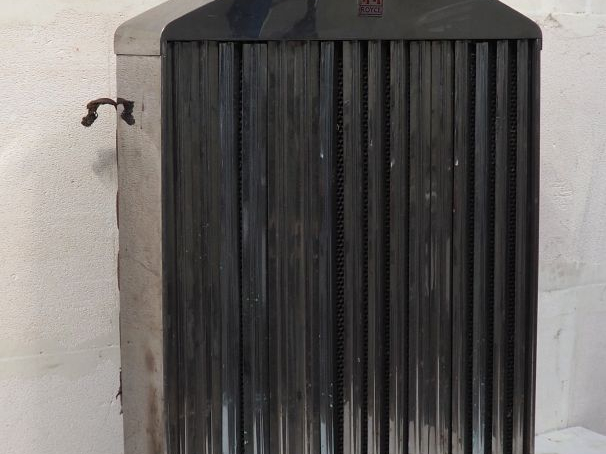 Radiateur pour automobile ROLLS ROYCE 20/25. Dim. 94 x 62 cm.