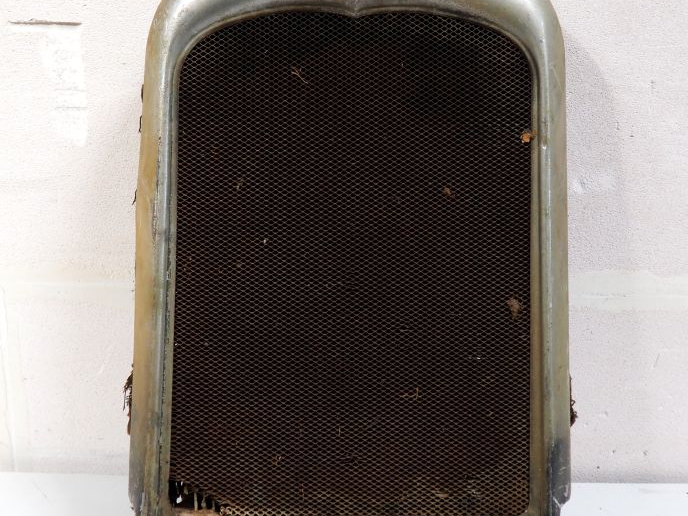 Radiateur pour automobile CITROEN C4 / C6. Dim. 83 x 50 cm. (A restaur