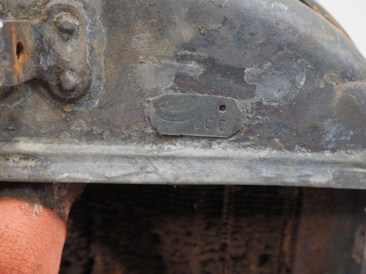 Radiateur pour automobile CITROEN 5HP / 10 HP. Dim. 60 x 44 cm. (A res