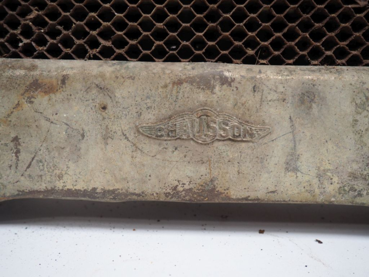 Radiateur pour automobile PEUGEOT 5CV. Dim. 68 x 42 cm. (A restaurer)