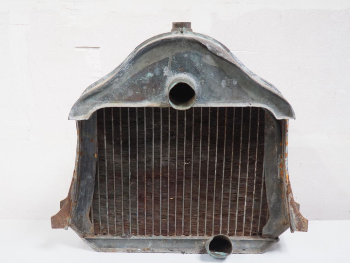 Radiateur ARECAL. Dim. 73 x 79 cm. (A restaurer)