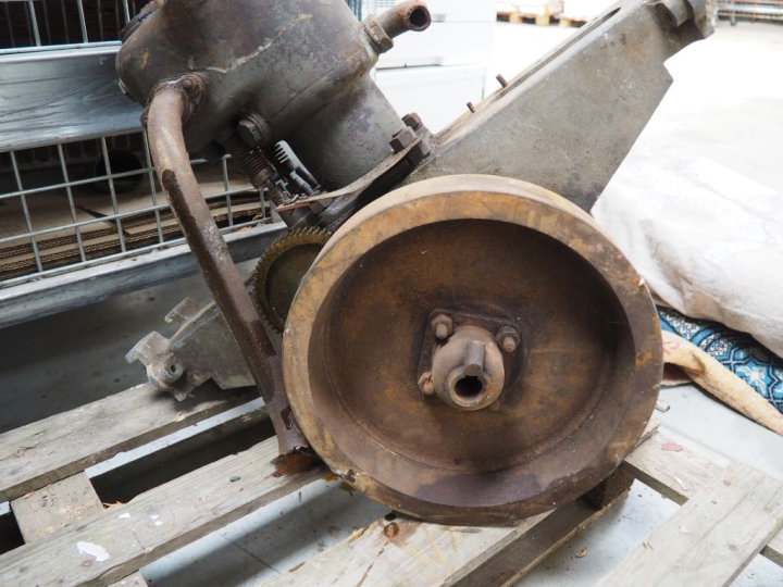 Moteur monocylindre pour véhicule ancien. (A restaurer)