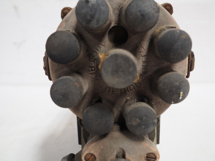 Magnéto DE DION pour automobile.