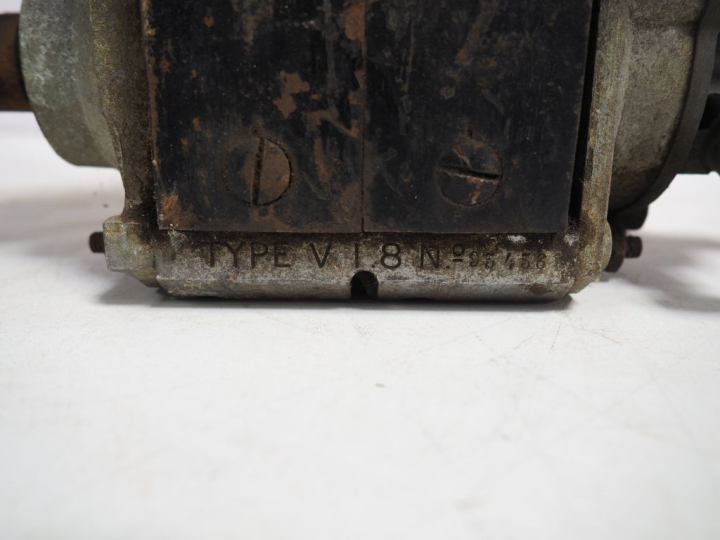 Magnéto DE DION pour automobile.