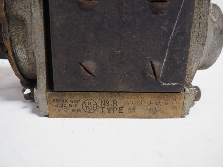 Magnéto B.T.H Ltd Coventry pour automobile.