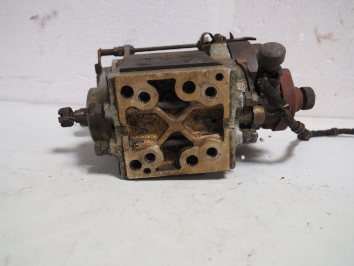 Magnéto B.T.H Ltd Coventry pour automobile.