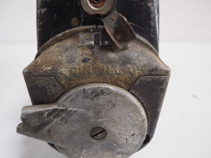 4 différents magnétos SCINTILLA pour automobile.