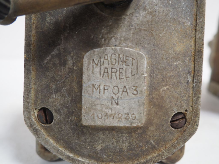 4 différents magnétos pour automobile BOSH LAVA, BOSH, MAGNETI MARELLI