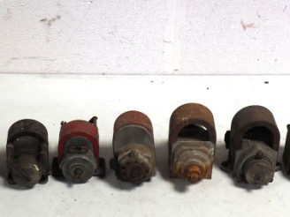 Vente aux enchères 13 différents magnétos pour automobile de différentes marques.