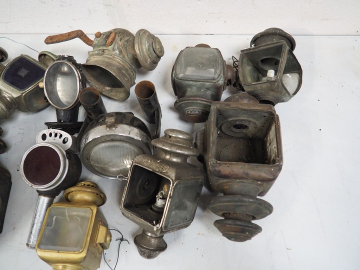 Ensemble de lanternes pour automobile.