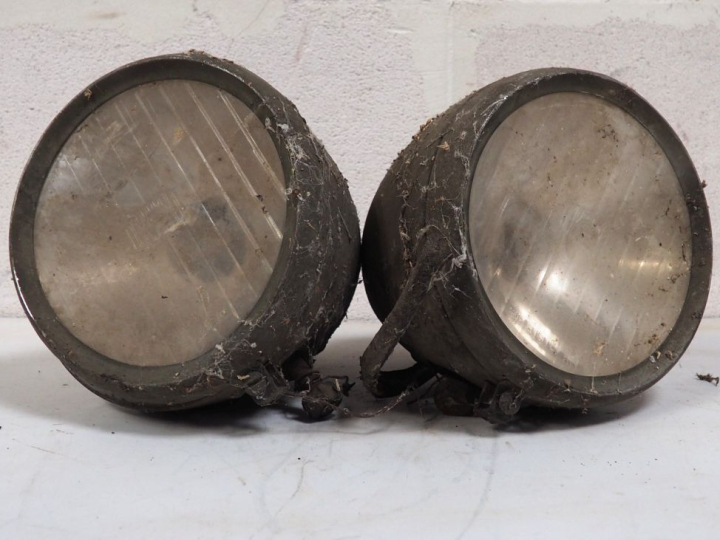 Paire de phares automobile. Diam. 20 cm.