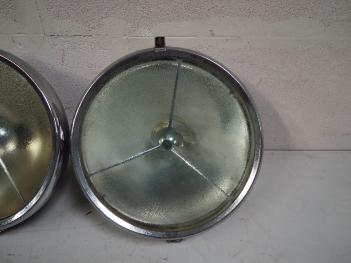 Paire de phares Joseph LUCAS limited Birmingham England. Diam. 30 cm.