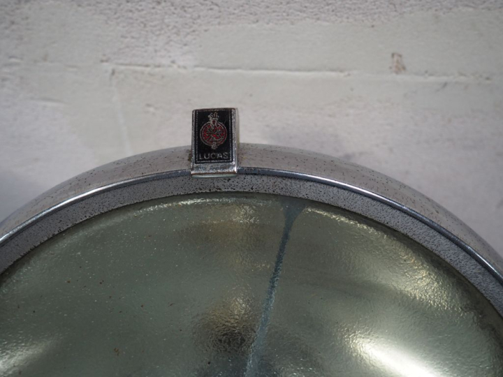 Paire de phares Joseph LUCAS limited Birmingham England. Diam. 30 cm.
