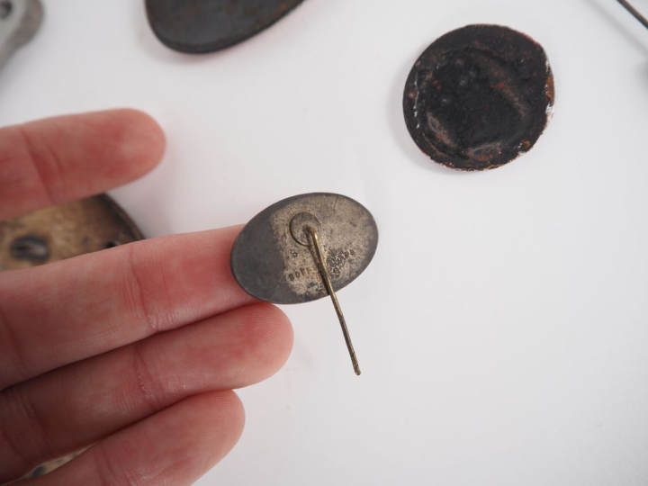 Ensemble de plaques émaillées BUGATTI. H. de 2,5 à 18 cm.