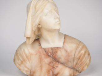 Vente aux enchères Giuseppe BESSI. "Buste de Jeanne d'Arc" Sculpture en albâtre signée H.