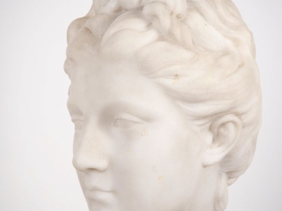 HOUDON. (d'après) "Diane chasseresse" Sculpture en marbre blanc  H. 53