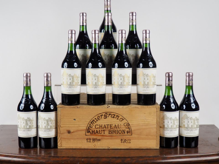 12 BOUTEILLES CHÂTEAU HAUT BRION 1er GCC GRAVES - 1982 - CBO - #1 - 3 