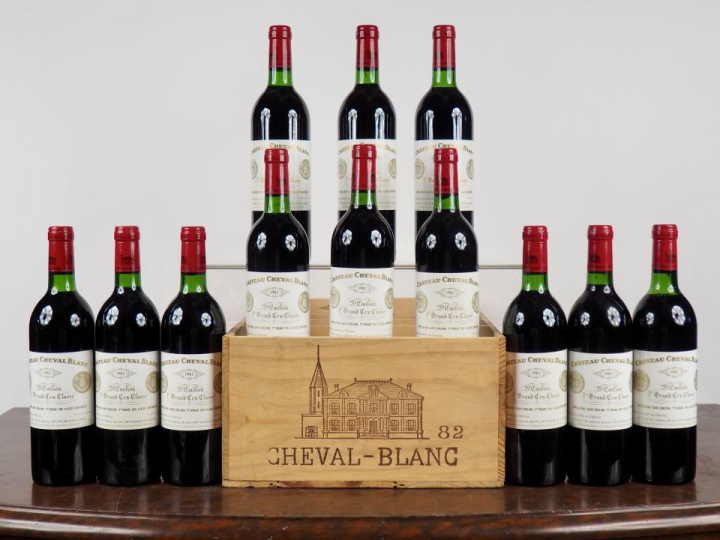 12 BOUTEILLES CHÂTEAU CHEVAL BLANC 1er GCC SAINT ÉMILION - 1982 - CBO 
