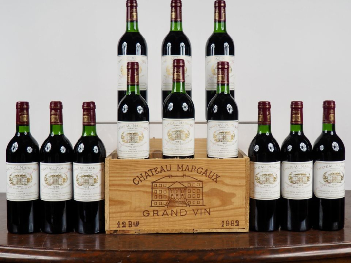 12 BOUTEILLES CHÂTEAU MARGAUX 1er GCC MARGAUX - 1982 - CBO - #1 - 5 BG