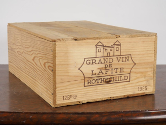 Vente aux enchères 12 BOUTEILLES CHÂTEAU LAFITE ROTHSCHILD 1er GCC PAUILLAC - 1985 - CBO 