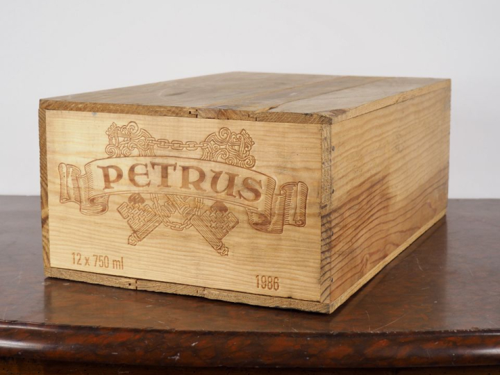 12 BOUTEILLES PETRUS POMEROL - 1986 - CBO - #1 - 5 BG