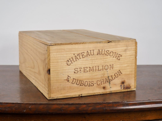 Vente aux enchères 12 BOUTEILLES CHÂTEAU AUSONE 1er GCC SAINT ÉMILION - 1986 - CBO - #1 -