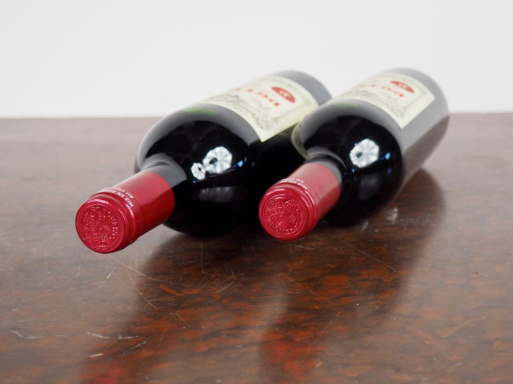 2 BOUTEILLES PETRUS POMEROL - 1988 - #1 - TRÈS BONS NIVEAUX
