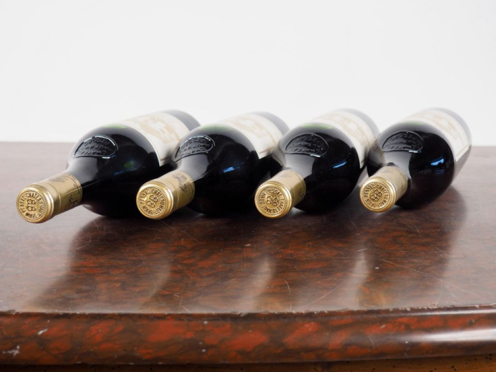 4 BOUTEILLES CHÂTEAU HAUT BRION 1er GCC GRAVES - 1988 - CBO x 12 - #1 