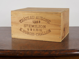 Vente aux enchères 6 BOUTEILLES CHÂTEAU AUSONE 1er GCC SAINT ÉMILION - 1989 - CBO - #1 - 