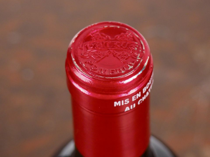 6 BOUTEILLES PETRUS POMEROL - 1990 - CBO - #1 - BONS NIVEAUX/1 ÉTIQUET