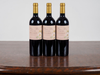 Vente aux enchères 3 BOUTEILLES PEYRE ROSE "CLOS DES CISTES" COTEAUX DU LANGUEDOC - 2002 