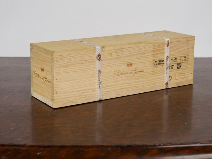 1 BOUTEILLE CHÂTEAU D'YQUEM 1er CCS SAUTERNES - 2017 - CBO CERCLÉE - #