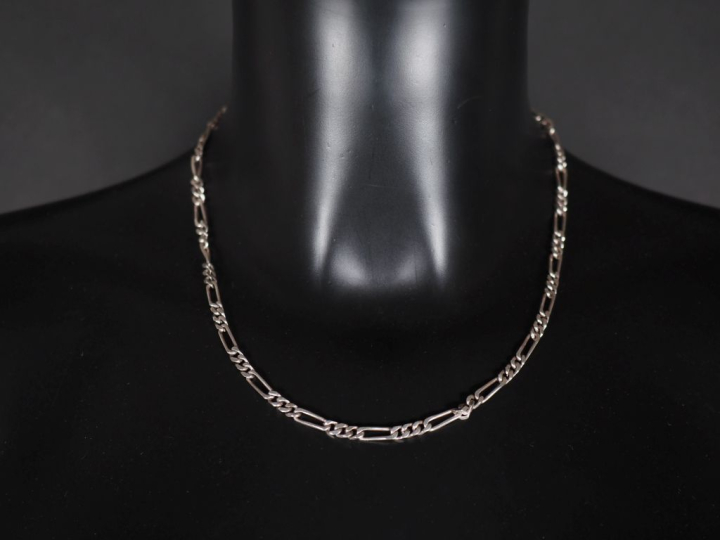 Collier souple en argent, maille figaro.  Long. 45 cm Poids. 13,01 g  