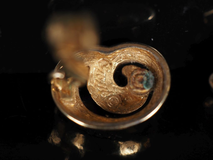 GROSSE Paire de clips d'oreilles de forme tourbillon en métal doré, se