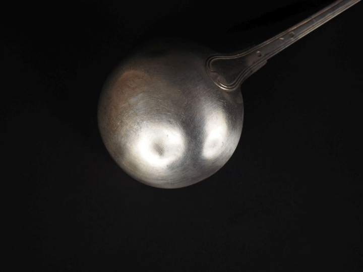 Louche Restauration en argent 950, poinçon Vieillard, modèle à filet. 