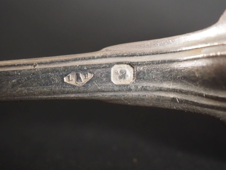 Suite de six petites cuillères de style Louis XV en argent 925, poinço