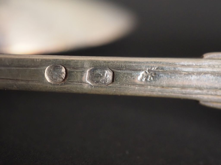 Suite de six petites cuillères de style Louis XV en argent 925, poinço