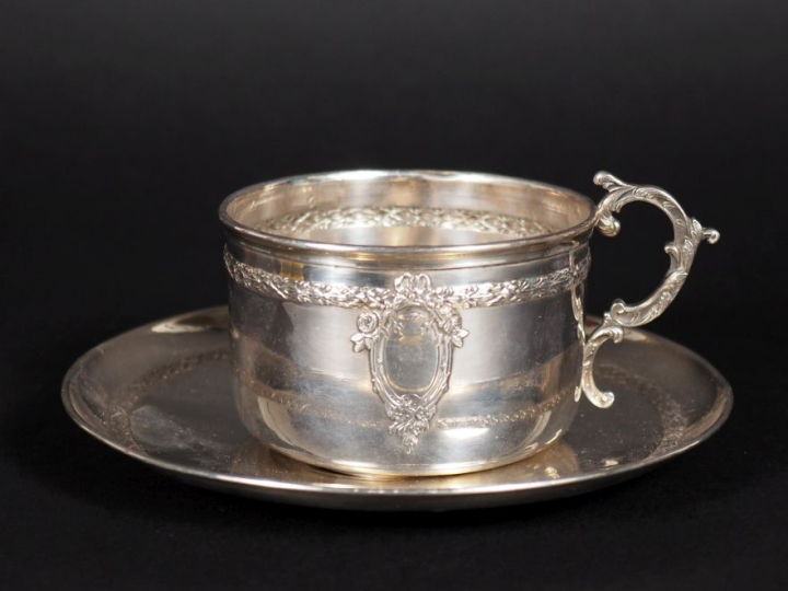 Déjeuner de style Louis XVI en argent 925, poinçon Minerve. Poids. 176