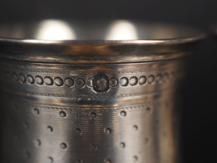 Six verres à liqueur Napoléon III en argent 925, poinçon Minerve, déco
