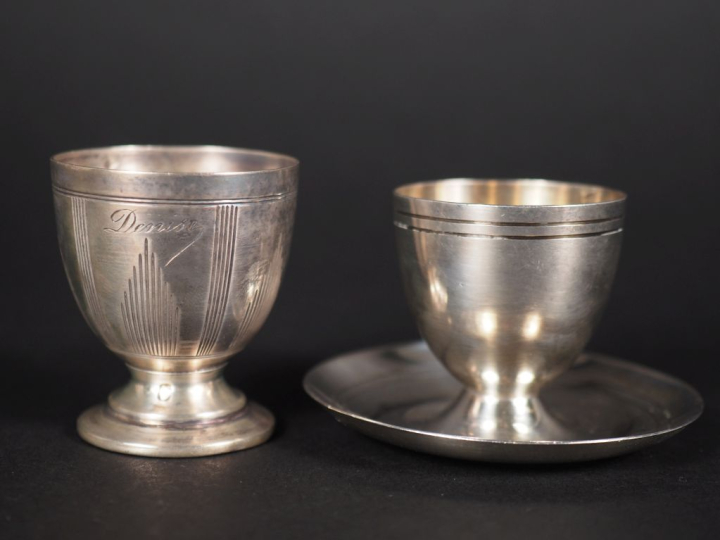 Deux différents coquetiers de style Art déco en argent 925, poinçon Mi