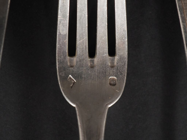 Onze cuillères en argent et argent doré 925, poinçon Minerve, à décor 