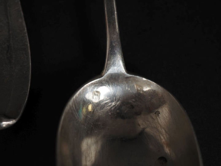 Onze cuillères en argent et argent doré 925, poinçon Minerve, à décor 