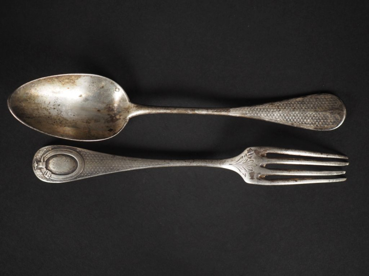 Couvert de naissance de style Louis XVI en argent 925, poinçon Minerve
