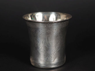 Vente aux enchères Timbale Napoléon III en argent 925, poinçon Minerve, à décor de monogr