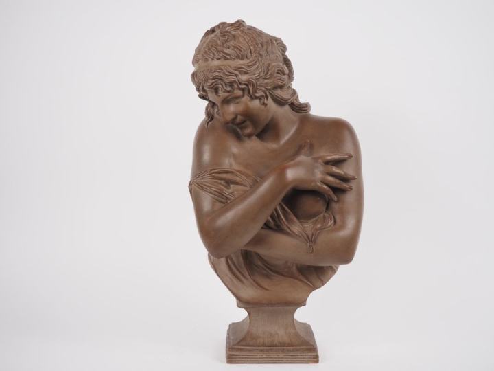 HOUDON. (d'après) "la frileuse" Sculpture en terre cuite patinée Signé