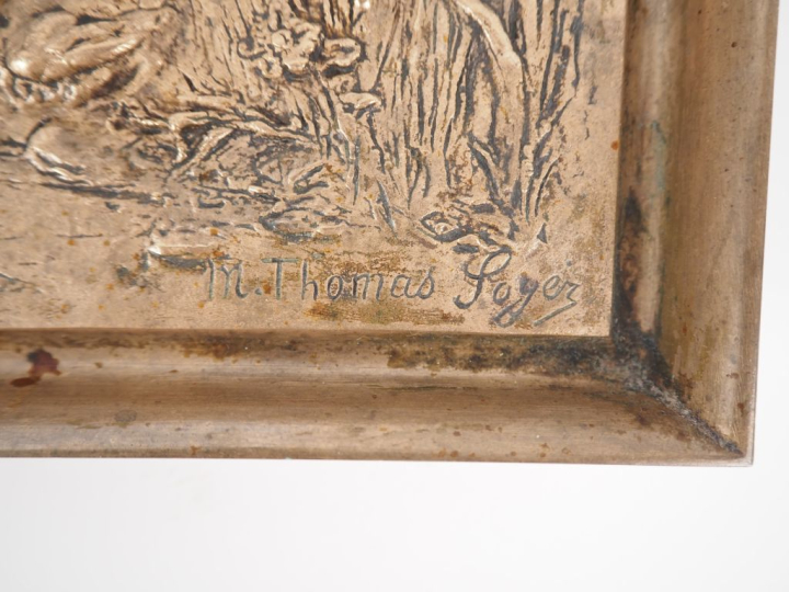M. THOMAS SOYER.  Plaque 1900 en bronze à décor en léger relief d'oise