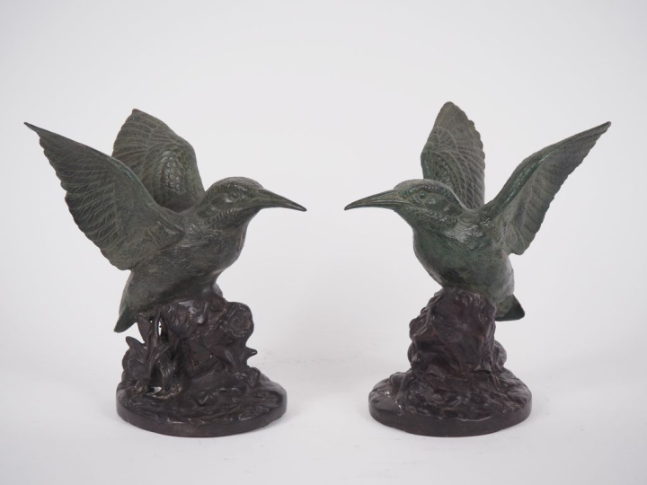 Paire de sujets Art Déco en métal bicolore figurant des Martin Pêcheur