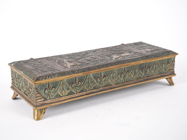 Max Le VERRIER.  Coffret en bronze "chasse au moyen âge vers 1348" Sig